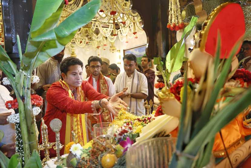 sachin tendulkar ganpati dardshan at cm eknath shinde home