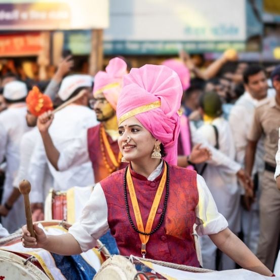 prajakta-gaikwad-pune-visarjan-miravnuk-dhol-tasha-photo-ganesh-visarjan-2024