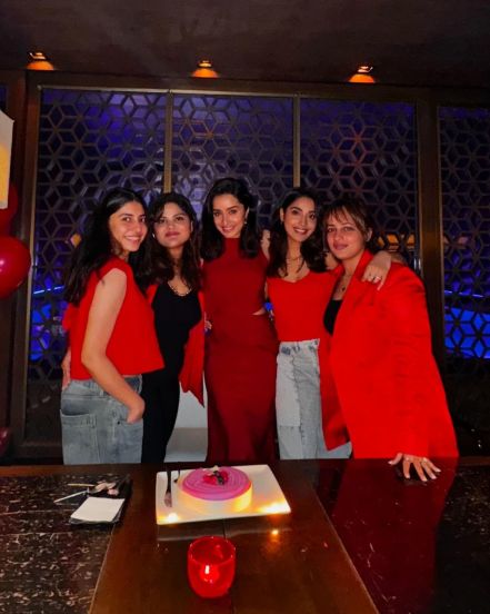 stree-2-collection-shraddha-kapoor-celebration-with-friends