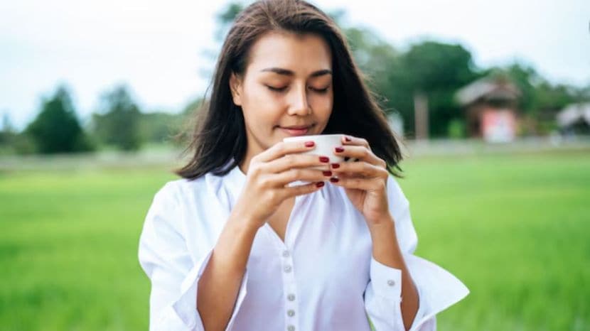 how drinking tea regularly may reduce the risk of heart attacks