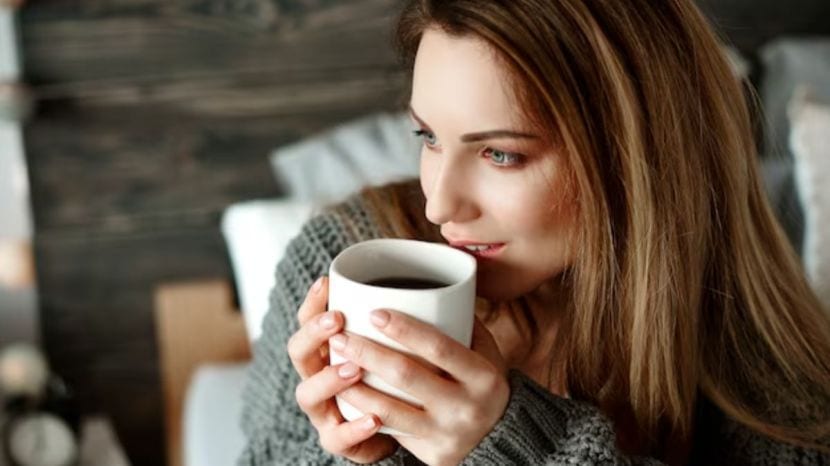 how drinking tea regularly may reduce the risk of heart attacks