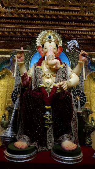 Lalbaugcha-Raja-2024-first-look
