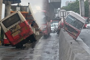 ST Bus accident Ghodbunder road