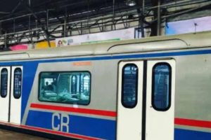 air-conditioned local stoped at Dombivli railway station as the doors were not closed