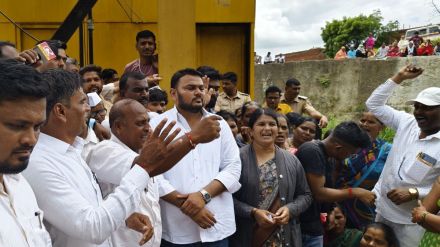 Agitation of farmers affected by canal leakage to stop circulation of Nilwande Dam