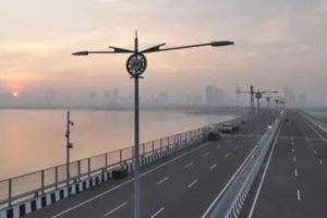 man stopped the motor car and commit suicide on Atal Setu by jumped into sea