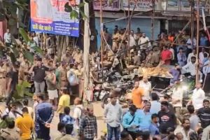 Attack on municipal officials who went to take action on unauthorized place of worship in Dharavi