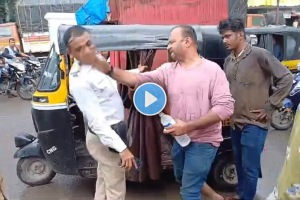 Drunk Auto Drivers Assault Traffic Guard in Thane, Video Goes Viral