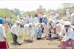 Laborers working under Mahatma Gandhi Rojgar Guarantee Yojana are in arrears of wages since two months