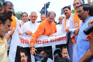 Loksatta editorial Opposition protest against maharashtra government over shivaji maharaj status collapse in rajkot Sindhudurg