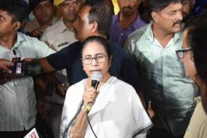 CM Mamata Banerjee at JR doctors protest place near Swasthya