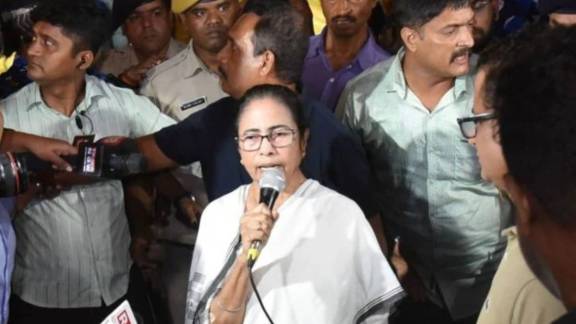 CM Mamata Banerjee at JR doctors protest place near Swasthya