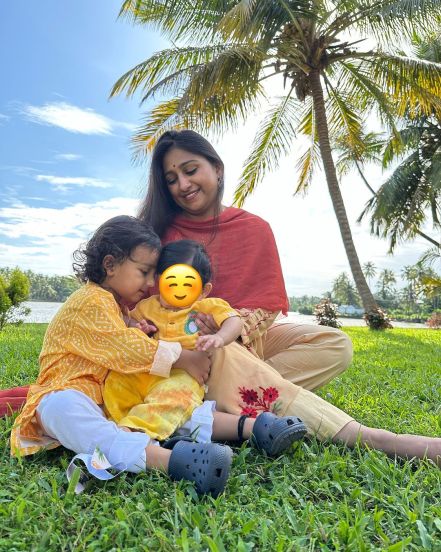 Mohena Kumari reveals daughter face 