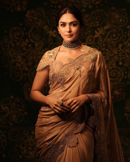 Mrunal Thakur Golden Saree