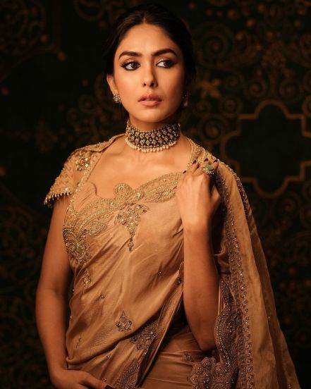 Mrunal Thakur Golden Saree