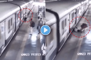 Mumbai police hero saved a man from local train accident at Goregaon station viral video