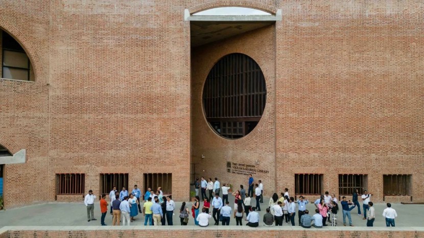 Navya Naveli Nanda IIM Ahmedabad fees