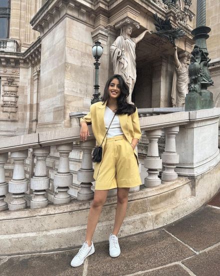 Navya Naveli Nanda Net worth 