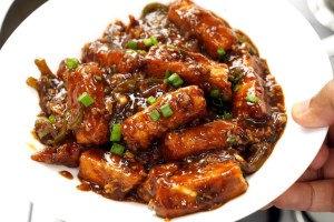 Monsoon special know how to make dry paneer manchurian recipe