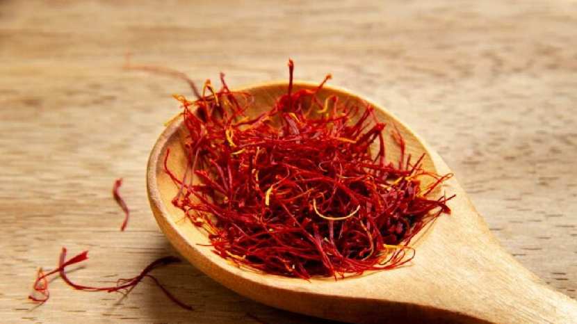 Why should pregnant women consume saffron