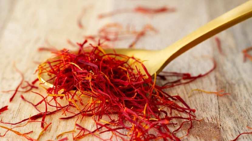 Why should pregnant women consume saffron