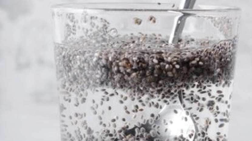 blackcurrant and chia seeds water benefits