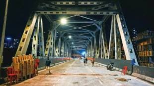 Gokhale Bridge, Horizontal pillars, heavy vehicles,