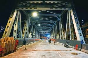 Gokhale Bridge, Horizontal pillars, heavy vehicles,