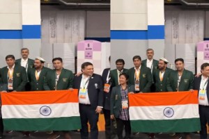 pakistan team hold indian flag