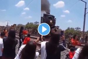 Shocking video standing near the track to take a selfie train came speeding from behind women accident