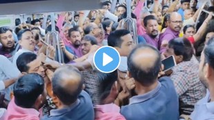 Two Uncle's Inside Kolkata Metro over Push and Shove fight video