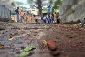 Stone pelting between two groups vehicles vandalized during eid procession in Nandurbar