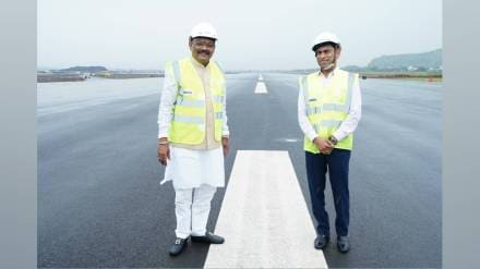 presence of PM Narendra Modi testing of fighter jet Sukhoi of Air Force at navi mumbai airport