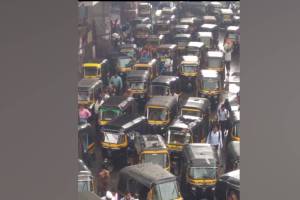 Traffic congestion in Radhanagar Khadakpada Kalyan West disturbs residents and students daily