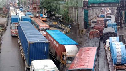 thane heavy vehicles rush marathi news,