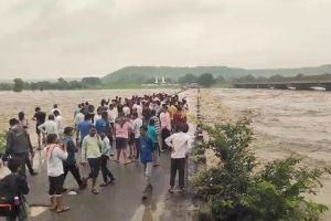 Heavy rain in Yavatmal many villages flooded and flood in Panganga river