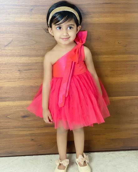 Rucha Hasabnis daughter