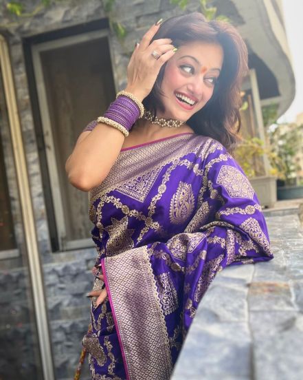 Manasi Naik marathi saree look 