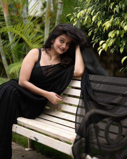 mansi naik black saree photoshoot