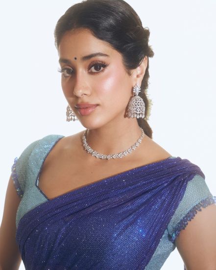 janhvi kapoor saree look