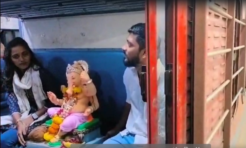 Ganeshotsav 2024 latest Photos ganpati bappa travel from mumbai to surat by train on mumbai central staion see photos