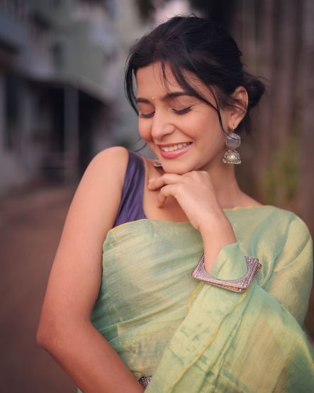 Shivani Mundhekar Green Saree Look