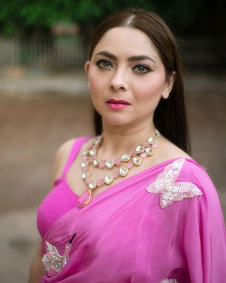 Sonalee Kulkarni Pink Saree