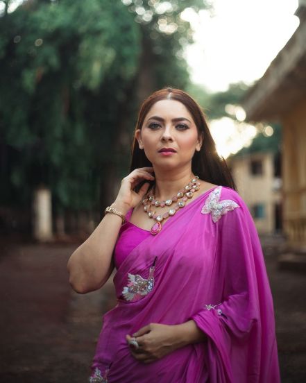 Sonalee Kulkarni Pink Saree