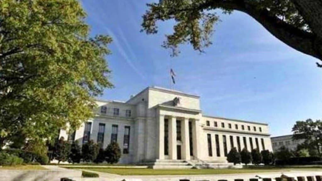 US central bank Federal Reserve cuts interest rates market