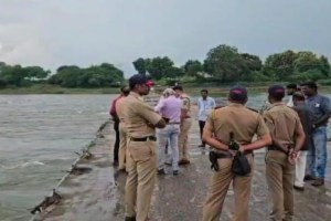 Two people washed away, flood Wardha,