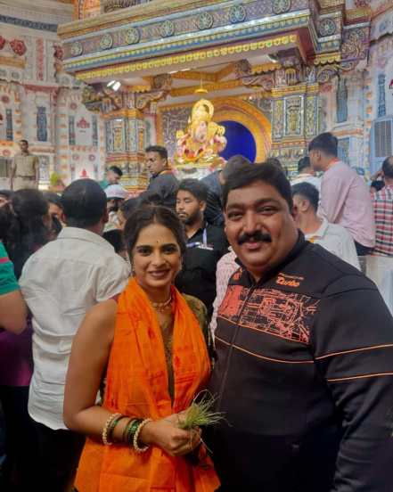 Marathi actress Amruta dhongade visit dagdusheth halwai Ganpati, Marathi actress Amruta dhongade dagdusheth halwai Ganpati darshan