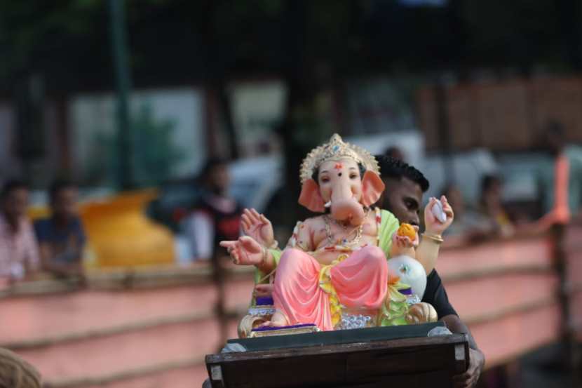 Gauri Ganpati immersion photos in mumbai