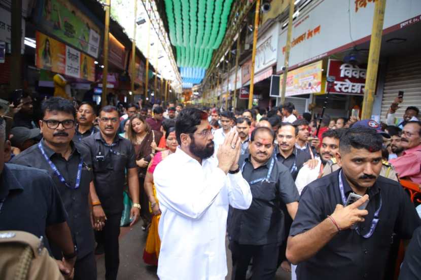 cm eknath shinde lalbaugcha raja darshan photos 2024