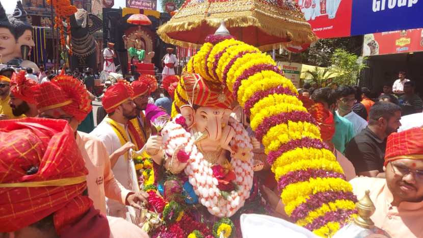 Ganesh Visarjan Miravnuk LIVE Updates, Pune Ganesh Visarjan 2024, Maharashtra Ganesh Visarjan 2024, manache ganpati pune visarjan, ganpati visarjan pune photos, 